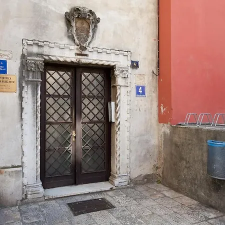 Katja Malo Misto Apartman *